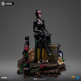 Catwoman (Gotham City Sirens) DC Comics Deluxe Art 1/10 Scale Statue by Iron Studios