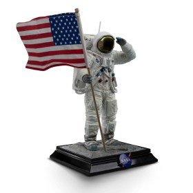 Apollo 11 Astronaut NASA Art 1/10 Scale Statue by Iron Studios