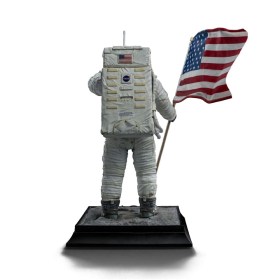 Apollo 11 Astronaut NASA Art 1/10 Scale Statue by Iron Studios