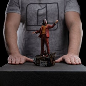 Joker (Arthur Fleck) DC Comics Art 1/10 Scale Deluxe Statue by Iron Studios