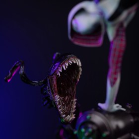 Ghost Spider Diorama Spider-Man vs Villains Art 1/10 Scale Statue by Iron Studios