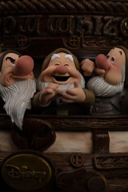 Snow White and the Seven Dwarves Deluxe Art 1/10 Scale Statue by Iron Studios