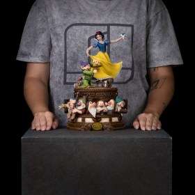 Snow White and the Seven Dwarves Deluxe Art 1/10 Scale Statue by Iron Studios