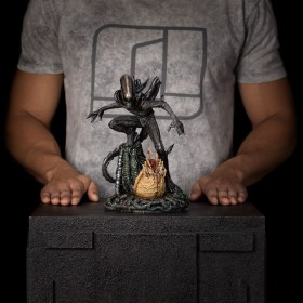 Alien Big Chap Alien Art 1/10 Scale Statue by Iron Studios