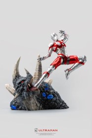 Ultraman vs Black King Ultraman 1/4 Statue by Pure Arts