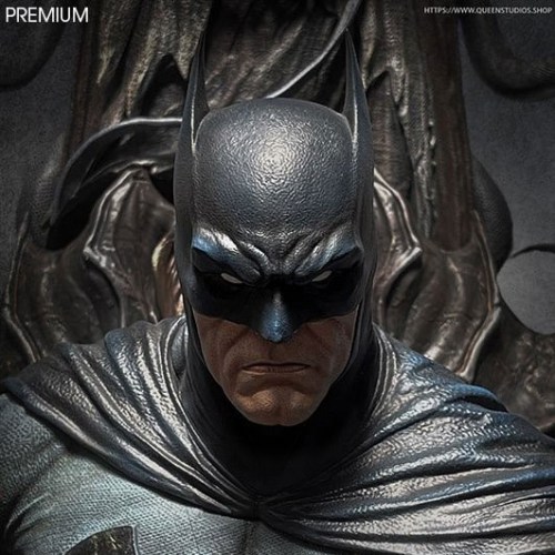 Queen Studios: Batman on Throne Premium Edition DC Comics 1/4 Statue by  Queen Studios