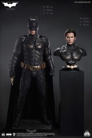 Batman Deluxe Edition The Dark Knight Life-Size Statue by Queen Studios