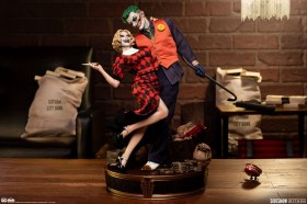 The Joker and Harley Quinn Lawless Love DC Comics Mythos 1/5 Statue by Sideshow Collectibles