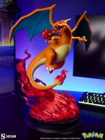 Charizard Pokémon Statue by Sideshow Collectibles