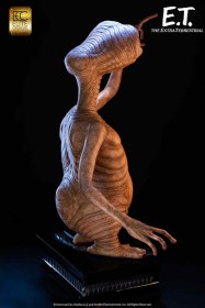 E.T. The Extra-Terrestrial Life-Size Statue by Elite Creature Collectibles