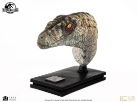 Female Velociraptor White Queen Jurassic Park III Bust by ECC