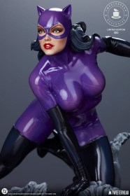 Catwoman (Purple Edition) DC Comics 1/6 Maquette by Tweeterhead