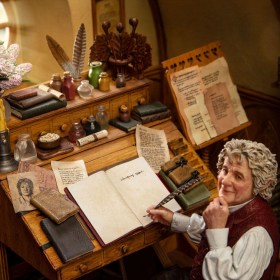 Bilbo Baggins in Bag End The Lord of the Rings 1/6 Statue by Weta