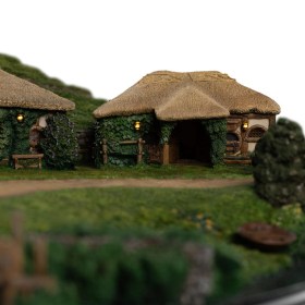 The Green Dragon Inn Lord of the Rings Statue by Weta Workshop