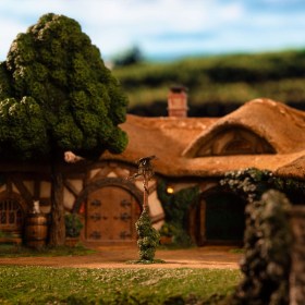 The Green Dragon Inn Lord of the Rings Statue by Weta Workshop