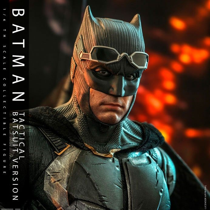 DC Comics: Batman (Tactical Batsuit Version) Zack Snyder`s Justice League  1/6 Action Figure by Hot Toys
