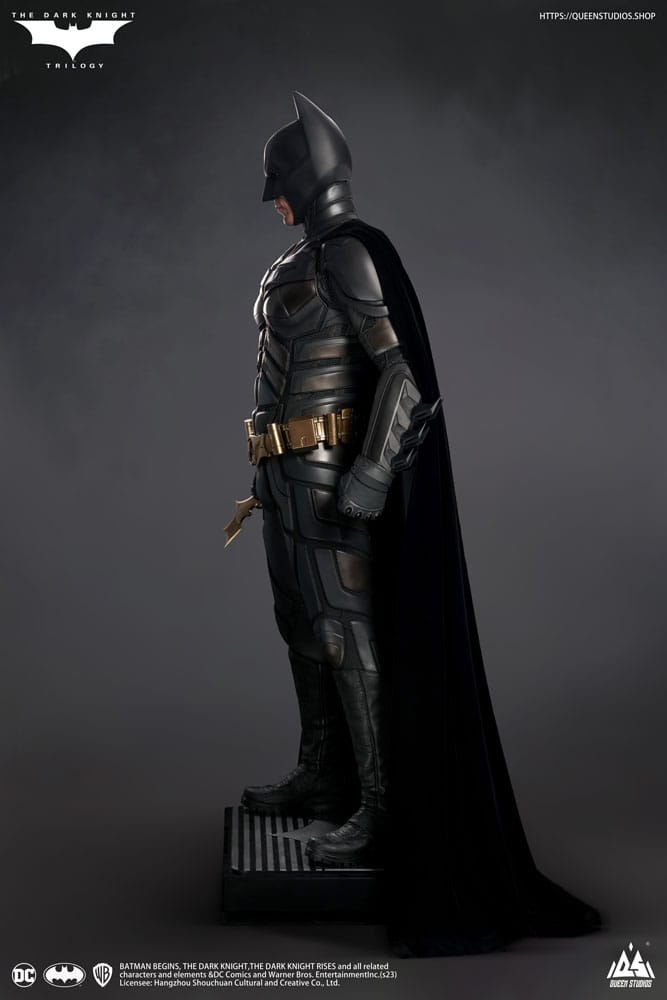 Queen Studios: Batman Deluxe Edition The Dark Knight Life-Size Statue ...