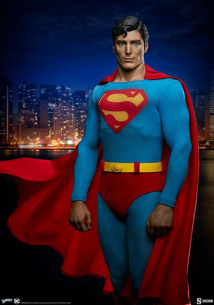 Sideshow Collectibles: Superman: The Movie Superman Premium Format ...